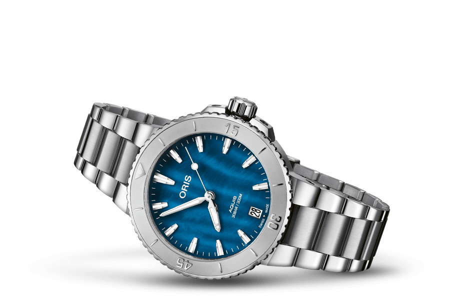 Aquis Date 01 733 7770 4155-07 8 18 05P - Side View