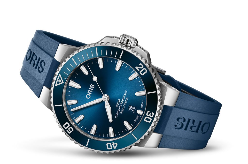 Aquis Date 01 733 7787 4135-07 4 22 35FC - Side View