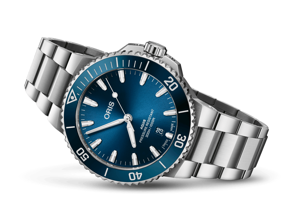 Aquis Date 01 733 7787 4135-07 8 22 04PEB - Side View