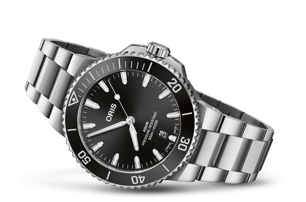 Aquis Date 01 733 7787 4154-07 8 22 04PEB - Side View