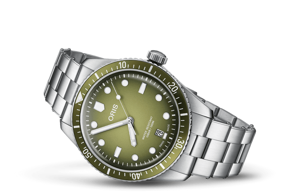 Divers Sixty-Five Date 01 733 7707 4057-07 8 20 18 - Side