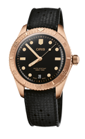 38.00 mm / Black / Leather Strap