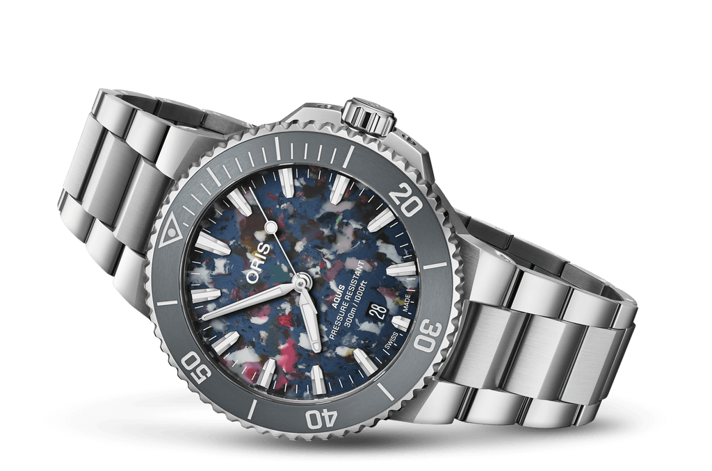 Aquis Date 01 733 7787 4150-07 8 22 04PEB - Side View