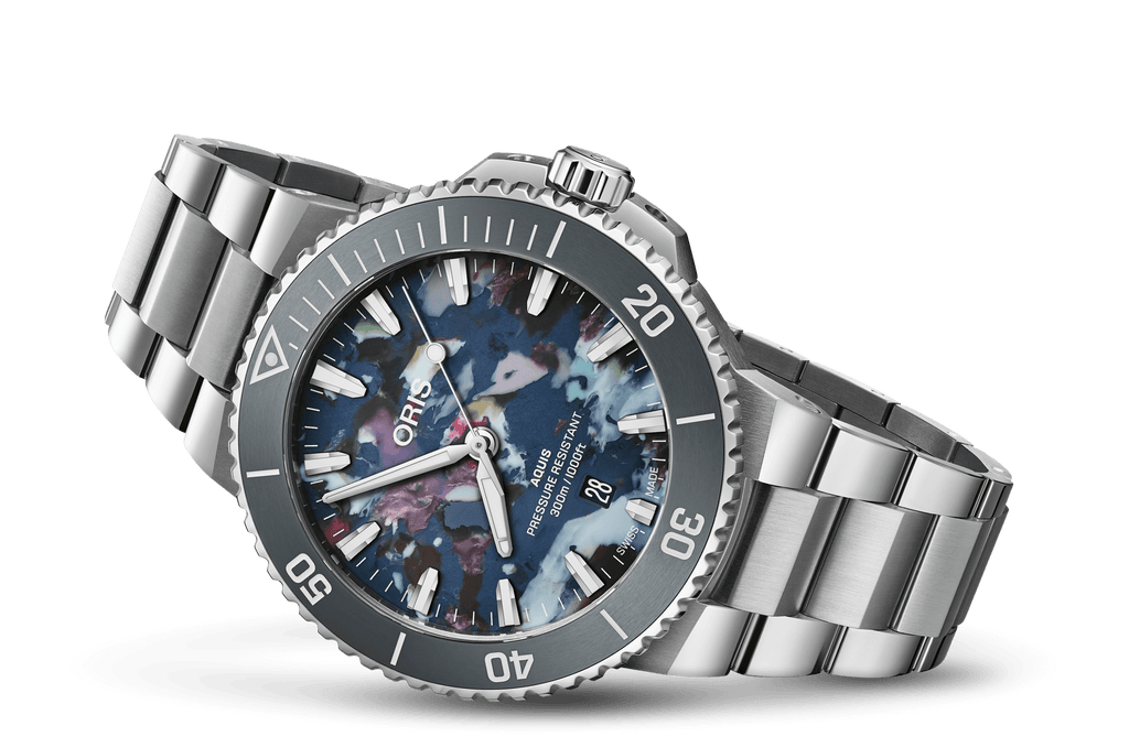 Aquis Date 01 733 7789 4150-07 8 23 04PEB - Side View