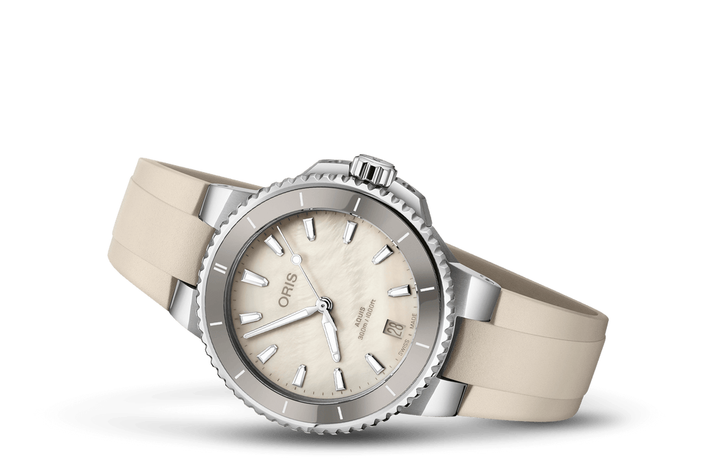 Aquis Date 01 733 7792 4151-07 4 19 61FC - Side View