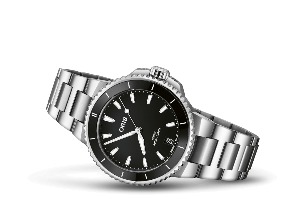 Aquis Date 01 733 7792 4154-07 8 19 05P - Side View