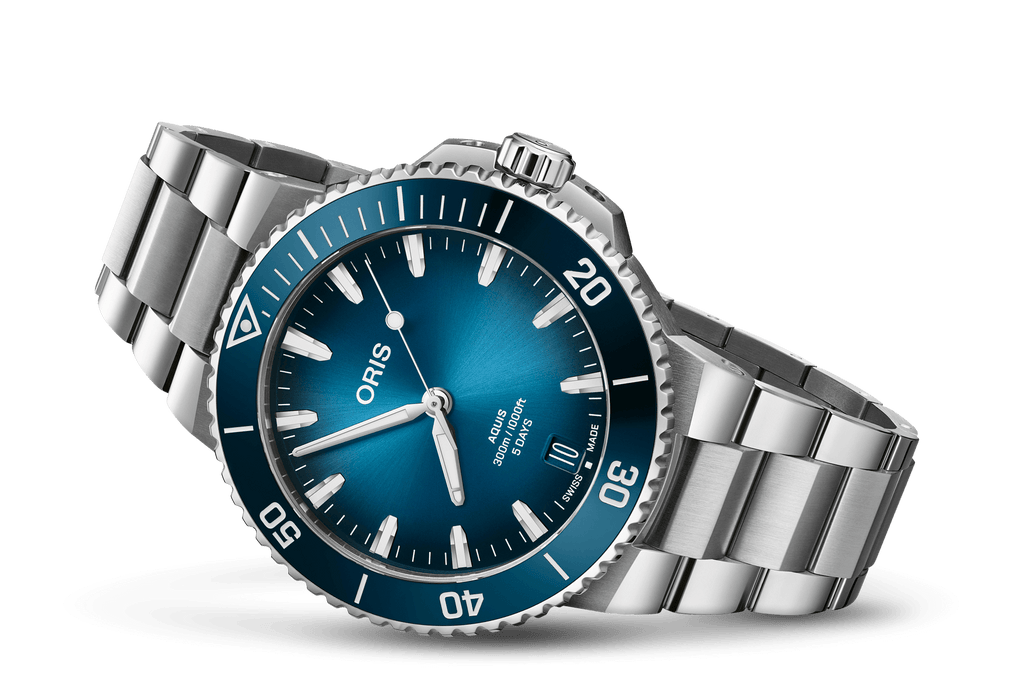 Aquis Date Calibre 400 01 400 7790 4135-07 8 23 02PEB - Side View