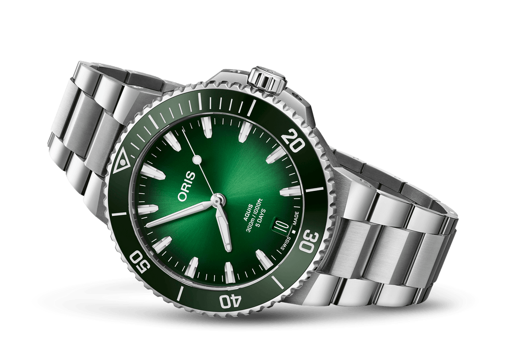 Aquis Date Calibre 400 01 400 7790 4157-07 8 23 02PEB - Side View