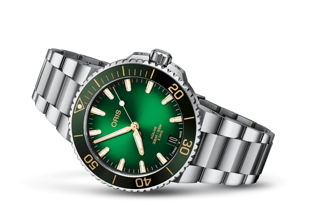 Aquis Date Calibre 400 01 400 7769 4127-07 8 22 09PEB - Side View
