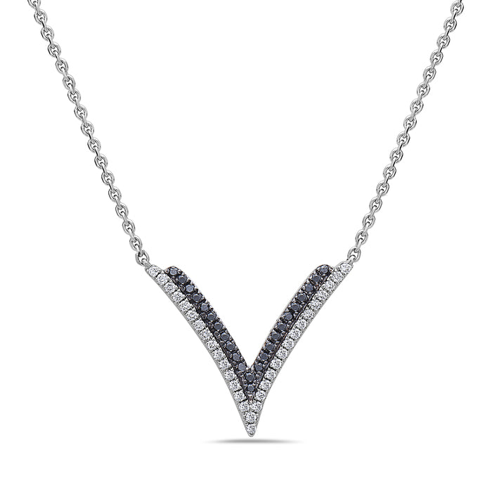 18K White Natural Diamond 17 inch Necklace