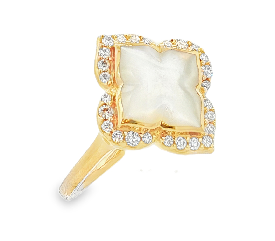 14K Yellow Gold Solitiare Mother of Pearl and Natural Diamond Ring